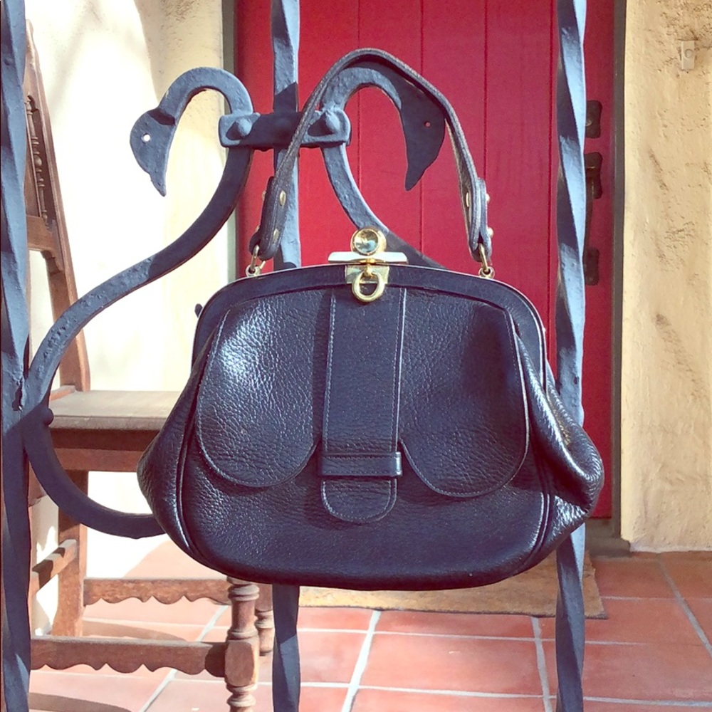 Vintage treasure, Roger Van S. Black leather purse